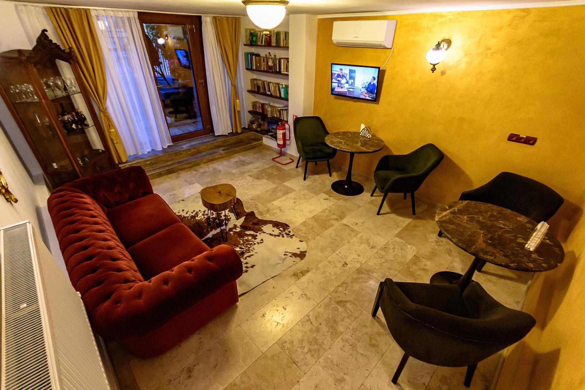 Vila Sarada Boutique Дева Екстериор снимка