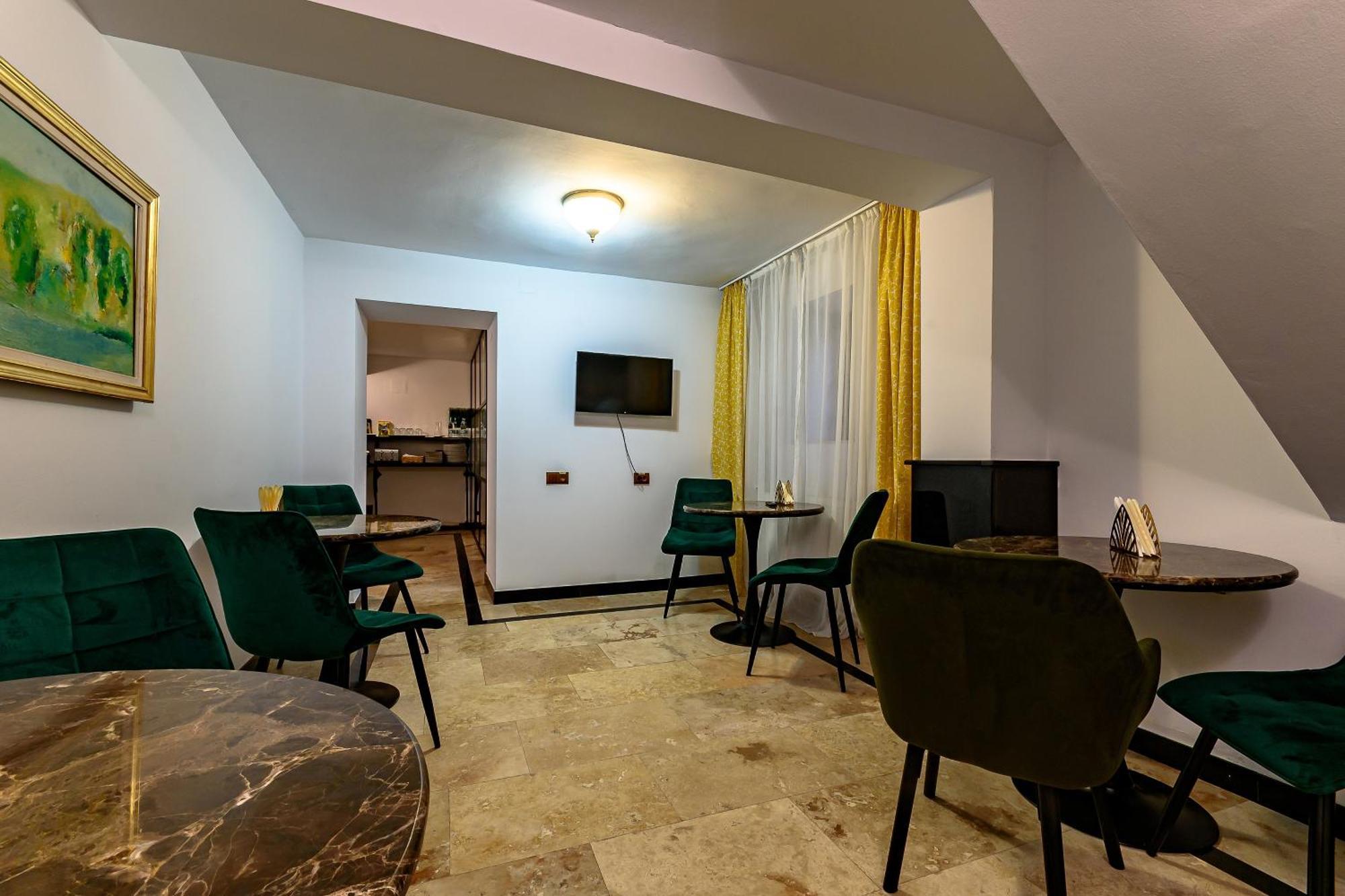 Vila Sarada Boutique Дева Екстериор снимка