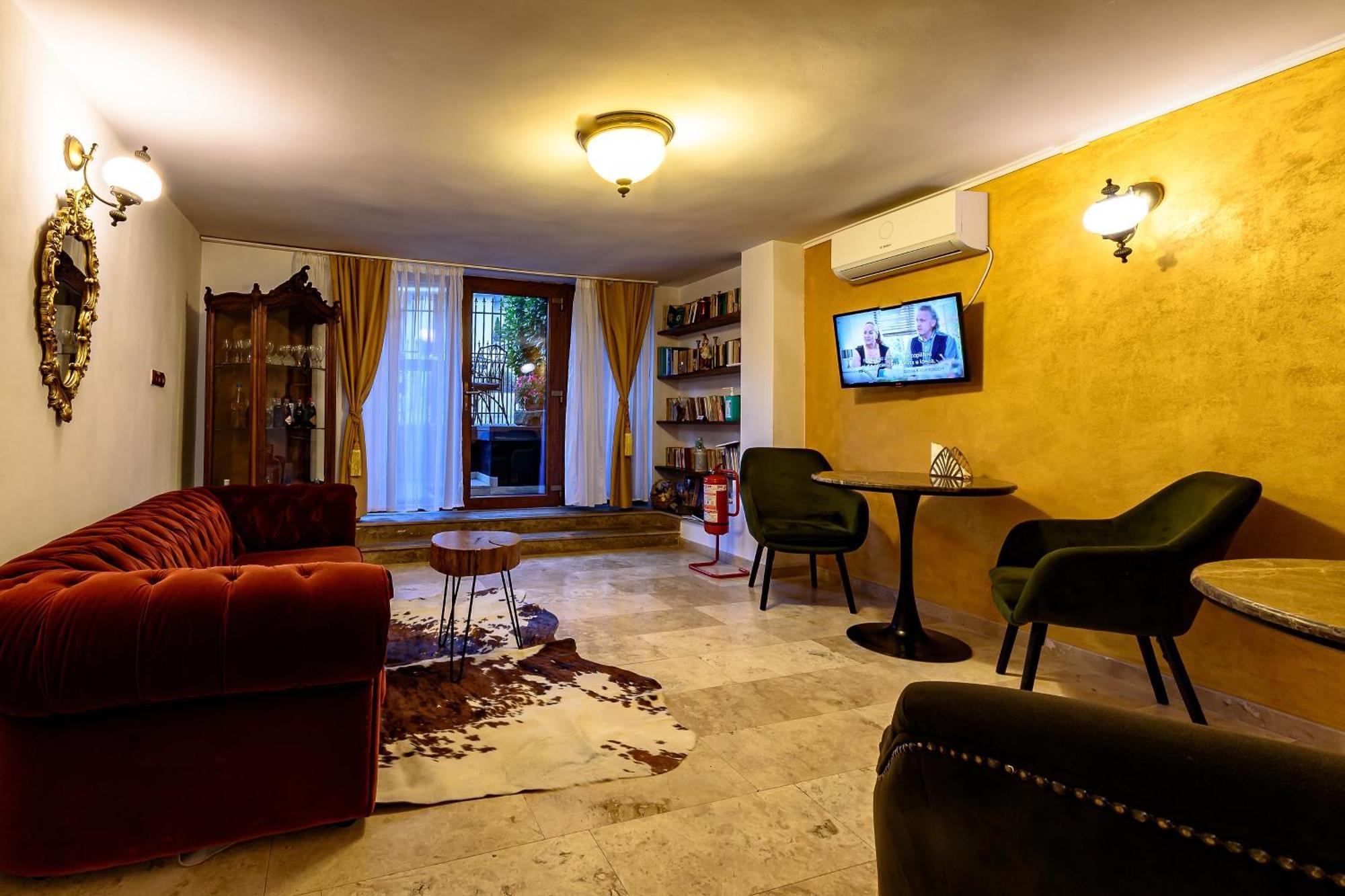 Vila Sarada Boutique Дева Екстериор снимка