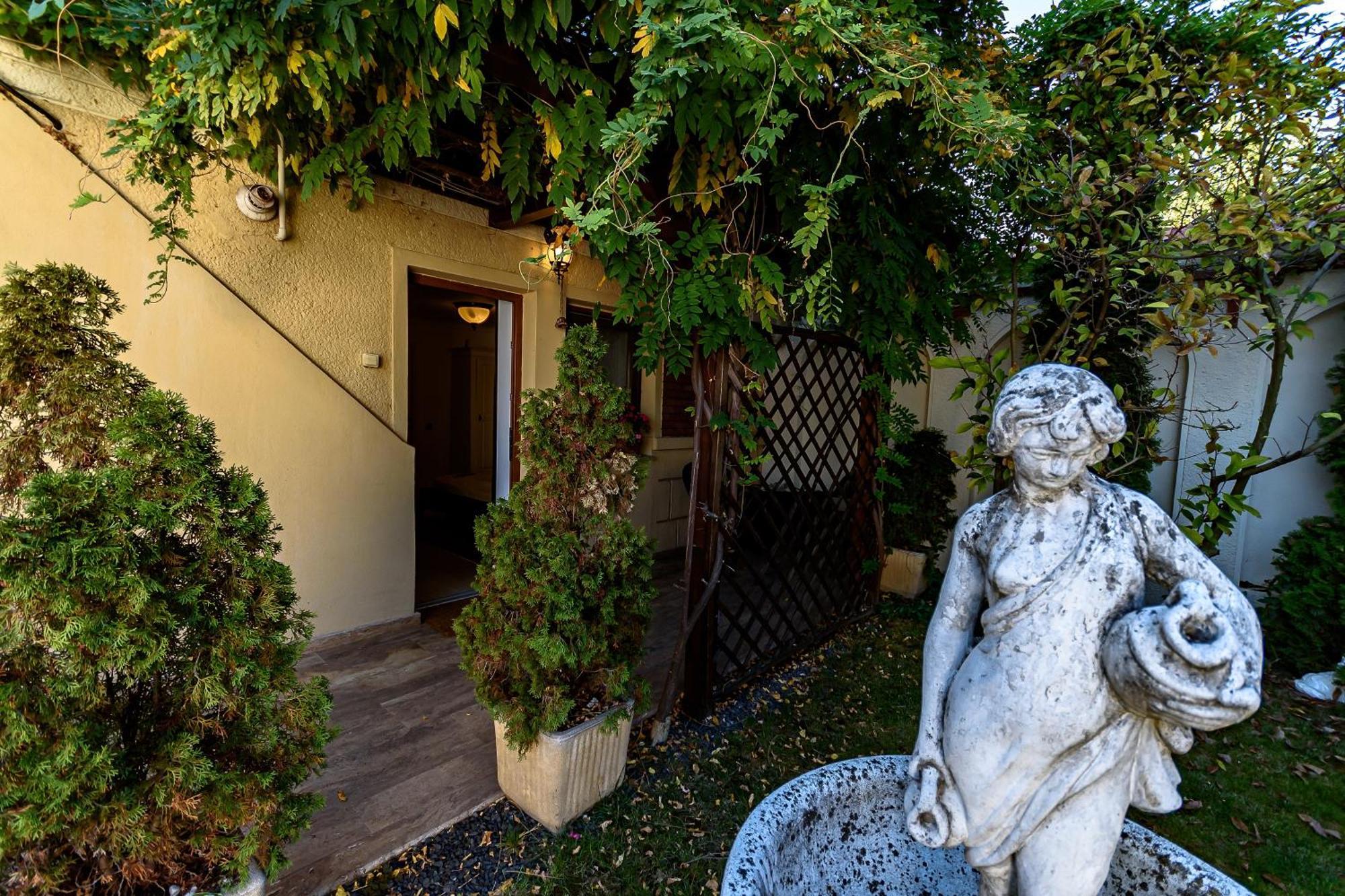 Vila Sarada Boutique Дева Екстериор снимка